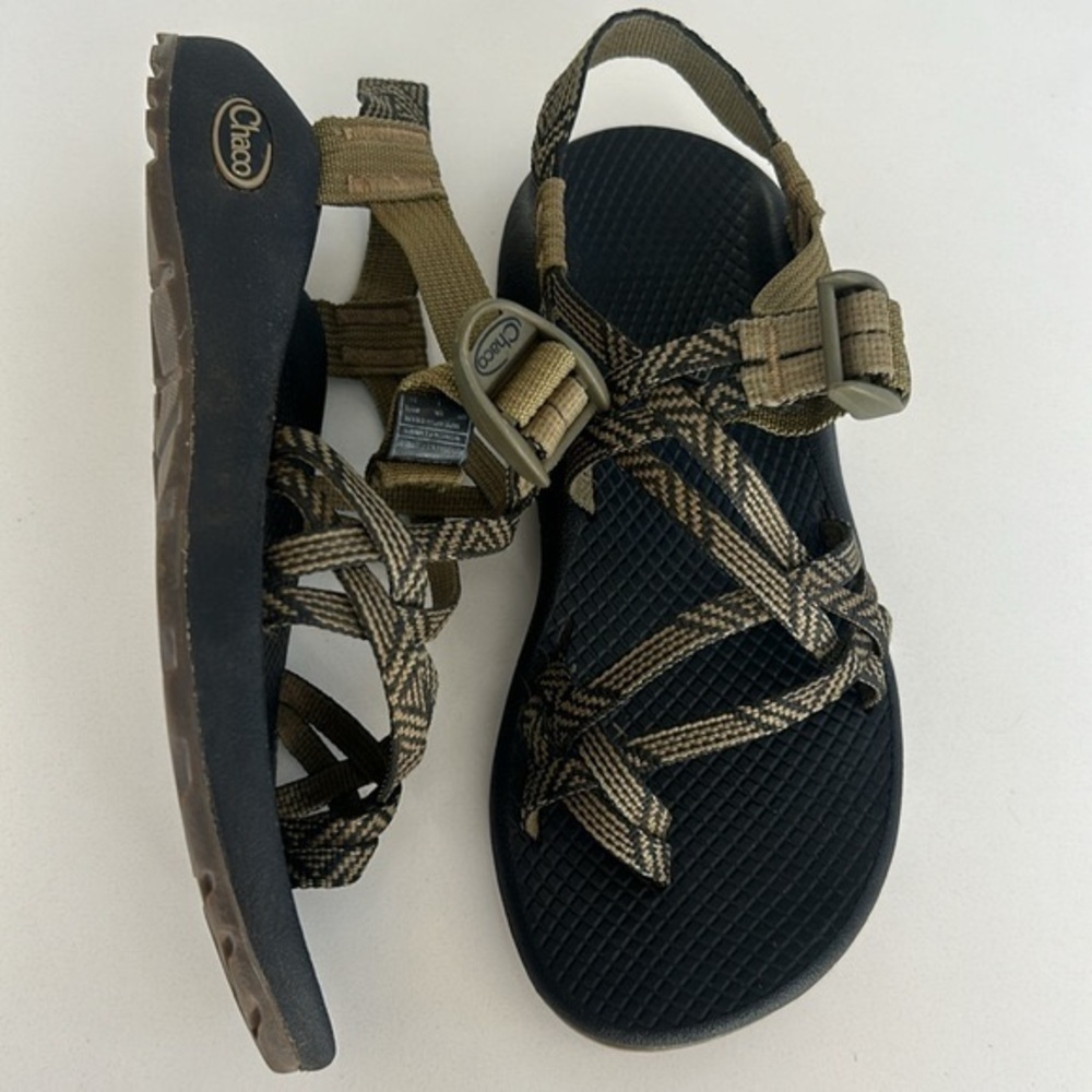 Chaco STRAP CLASSIC SANDAL Size 6 in Black and Green Dual Strap